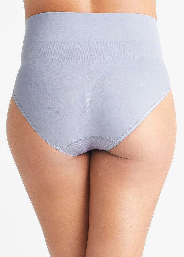 livi comfortably curved smoothing brief – seamless – Suzannoll